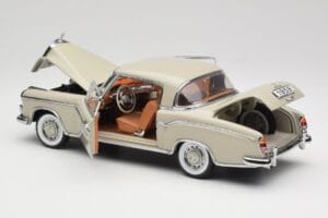 Mercedes 220 SE W128 Coupe Lichtgrijs Sun Star 1:18 3568 Metaal — afbeelding 5 van 8