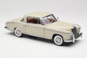 Mercedes 220 SE W128 Coupe Lichtgrijs Sun Star 1:18 3568 Metaal — afbeelding 6 van 8