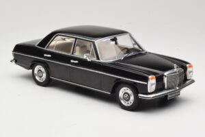 Mercedes 220D W115 Zwart MCG 1:18 MCG18117 Metaal — afbeelding 4 van 6