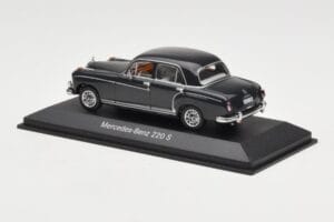 Mercedes 220S W180 Lichtgrijs Minichamps 1:43 B66040534 Metaal — afbeelding 3 van 4