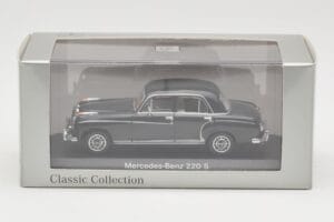 Mercedes 220S W180 Lichtgrijs Minichamps 1:43 B66040534 Metaal — afbeelding 4 van 4