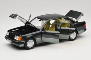 Mercedes 230E W124 Night Green Metallic Norev 1:18 183952 Metaal — afbeelding 2 van 8