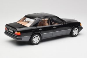 Mercedes 230E W124 AMG Wheels Zwart Limited Edition Norev 1:18 183950 Metaal — afbeelding 3 van 12