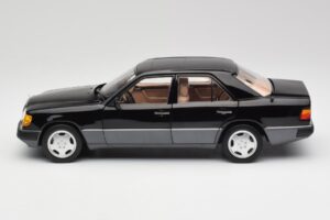 Mercedes 230E W124 AMG Wheels Zwart Limited Edition Norev 1:18 183950 Metaal — afbeelding 4 van 12