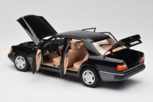 Mercedes 230E W124 AMG Wheels Zwart Limited Edition Norev 1:18 183950 Metaal — afbeelding 5 van 12