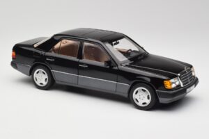 Mercedes 230E W124 AMG Wheels Zwart Limited Edition Norev 1:18 183950 Metaal — afbeelding 6 van 12