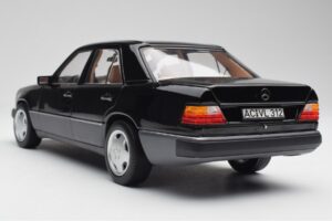 Mercedes 230E W124 AMG Wheels Zwart Limited Edition Norev 1:18 183950 Metaal — afbeelding 10 van 12