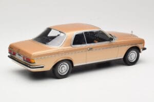 Mercedes 280 CE C123 Goud Norev 1:18 183587 Metaal — afbeelding 2 van 6