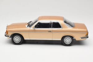 Mercedes 280 CE C123 Goud Norev 1:18 183587 Metaal — afbeelding 3 van 6