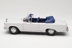 Mercedes 280 SE W111 Cabriolet Lichtgrijs Norev 1:18 183530 Metaal — afbeelding 4 van 8