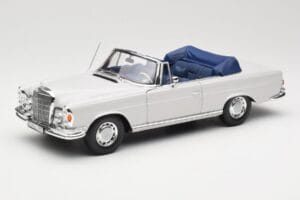 Mercedes 280 SE W111 Cabriolet Lichtgrijs Norev 1:18 183530 Metaal