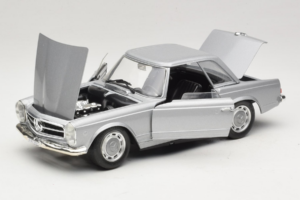 Mercedes 280 SL W113 Berlina Zilver Techno Giodi 1:18 F14051030 Metaal — afbeelding 2 van 8