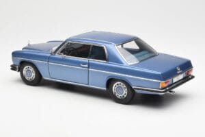 Mercedes 280C/8 W114 Coupe Blauw Metallic AUTOart 1:18 76187 Metaal — afbeelding 7 van 8