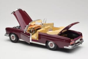 Mercedes 280SE W108 Bordeaux Rood Maisto 1:18 31811 Metaal — afbeelding 5 van 8