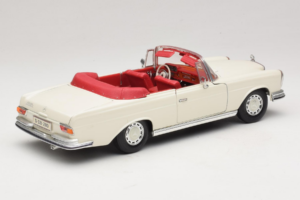 Mercedes 280 SE W108 Wit Maisto 1:18 52111 Metaal — afbeelding 3 van 8