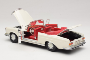 Mercedes 280 SE W108 Wit Maisto 1:18 52111 Metaal — afbeelding 5 van 8