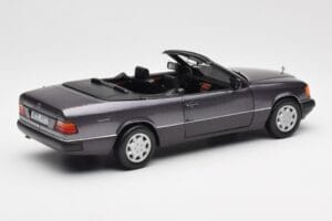 Mercedes 300 CE-24 W124 Cabriolet Paars Metallic Norev 1:18 183567 Metaal — afbeelding 4 van 10