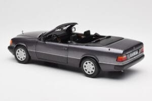 Mercedes 300 CE-24 W124 Cabriolet Paars Metallic Norev 1:18 183567 Metaal — afbeelding 9 van 10