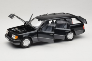 Mercedes 300 D W124 Stationwagen Zwart Norev 1:18 183960 Metaal — afbeelding 2 van 8