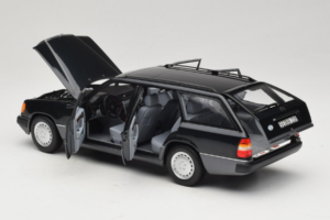 Mercedes 300 D W124 Stationwagen Zwart Norev 1:18 183960 Metaal — afbeelding 5 van 8