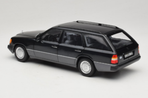 Mercedes 300 D W124 Stationwagen Zwart Norev 1:18 183960 Metaal — afbeelding 7 van 8
