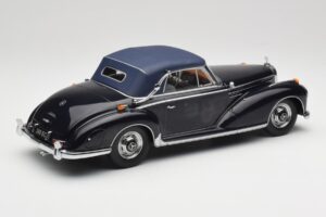 Mercedes 300 SC W188 Cabriolet Softtop Donkerblauw KK-Scale 1:18 KKDC180944 Metaal — afbeelding 2 van 6