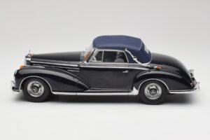 Mercedes 300 SC W188 Cabriolet Softtop Donkerblauw KK-Scale 1:18 KKDC180944 Metaal — afbeelding 3 van 6