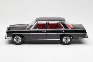 Mercedes 300 SEL 6.3 W109 Zwart AUTOart 1:18 76140 Metaal — afbeelding 4 van 8