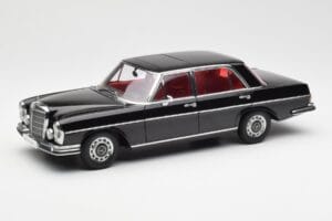 Mercedes 300 SEL 6.3 W109 Zwart AUTOart 1:18 76140 Metaal