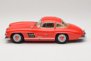 Mercedes 300 SL Gullwing Rood Minichamps 1:18 180039001 Metaal — afbeelding 4 van 8