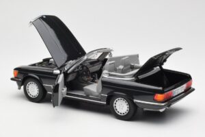 Mercedes 300 SL R107 Zwart Pearl Dealer Editie Norev 1:18 B66040678 Metaal — afbeelding 7 van 10