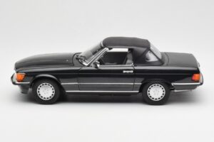 Mercedes 300 SL R107 Zwart Pearl Dealer Editie Norev 1:18 B66040678 Metaal — afbeelding 5 van 10