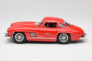Mercedes 300 SL Rood Bburago 1:18 3015 Metaal — afbeelding 4 van 8