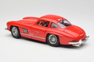 Mercedes 300 SL Rood Bburago 1:18 3015 Metaal — afbeelding 7 van 8