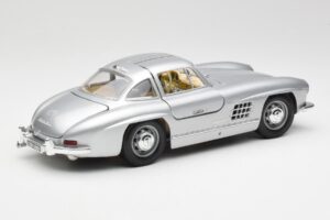 Mercedes 300 SL Zilver Bburago 1:18 3013 Metaal — afbeelding 3 van 8