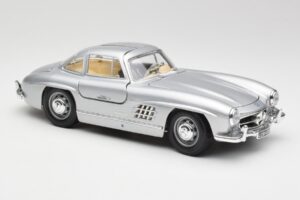Mercedes 300 SL Zilver Bburago 1:18 3013 Metaal — afbeelding 6 van 8