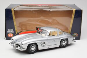 Mercedes 300 SL Zilver Bburago 1:18 3013 Metaal — afbeelding 8 van 8