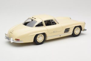 Mercedes 300 SL W198 Crème Minichamps 1:18 110037212 Metaal — afbeelding 3 van 8