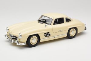 Mercedes 300 SL W198 Crème Minichamps 1:18 110037212 Metaal