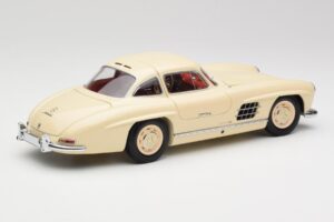 Mercedes 300 SL W198 Crème Met Rode Binnenkant Minichamps 1:18 180039002 Metaal — afbeelding 3 van 8