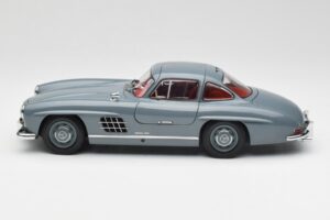 Mercedes 300 SL W198 Graphite Grijs Minichamps 1:18 180039005 Metaal — afbeelding 4 van 8
