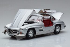 Mercedes 300 SL W198 Gullwing Norev 1:18 183850 Metaal — afbeelding 2 van 8