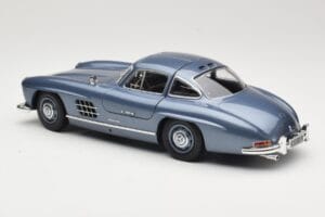 Mercedes 300 SL W198 Gullwing Light Blue Metallic Minichamps 1:18 110037220 Metaal — afbeelding 7 van 8