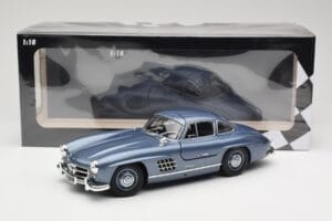 Mercedes 300 SL W198 Gullwing Light Blue Metallic Minichamps 1:18 110037220 Metaal — afbeelding 8 van 8
