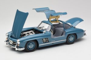 Mercedes 300 SL W198 Lichtblauw Minichamps 1:18 180039007 Metaal — afbeelding 2 van 8
