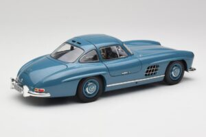 Mercedes 300 SL W198 Lichtblauw Minichamps 1:18 180039007 Metaal — afbeelding 3 van 8