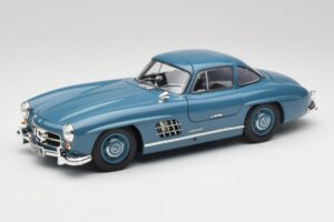 Mercedes 300 SL W198 Lichtblauw Minichamps 1:18 180039007 Metaal