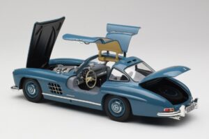 Mercedes 300 SL W198 Lichtblauw Minichamps 1:18 180039007 Metaal — afbeelding 5 van 8