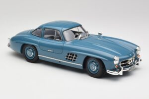 Mercedes 300 SL W198 Lichtblauw Minichamps 1:18 180039007 Metaal — afbeelding 6 van 8
