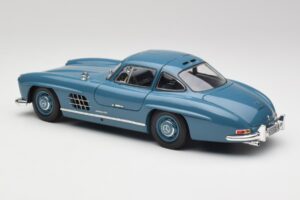 Mercedes 300 SL W198 Lichtblauw Minichamps 1:18 180039007 Metaal — afbeelding 7 van 8